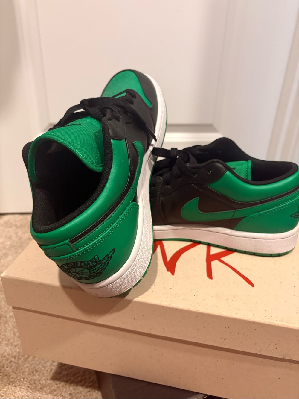 Men’s Jordan Lucky Green 1s
